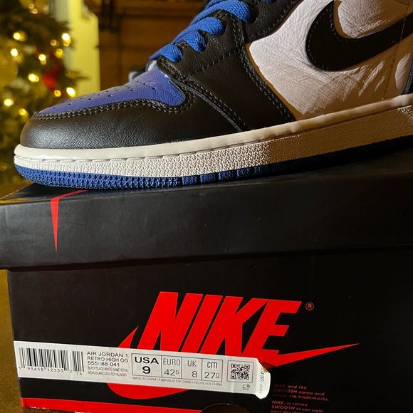 Jordan 1 Retro High OG “Royal Toe” - Picture 3 of 3